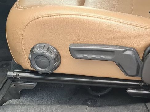 Used 2022 Jeep Wrangler Unlimited Sahara AWD/4WD image 22