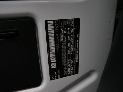 Used 2024 Mercedes-Benz Sprinter 2500 image 43