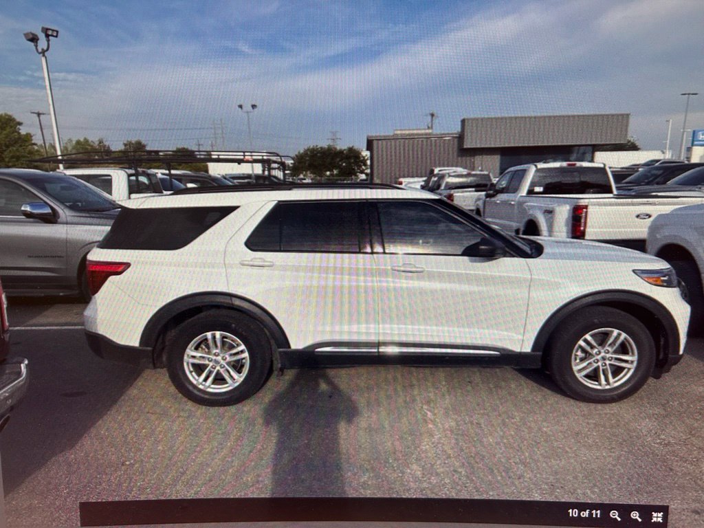 Used 2022 Ford Explorer XLT w/ Equipment Group 202A RWD image 4