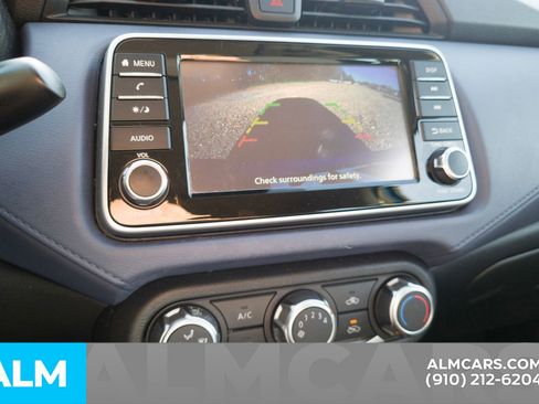 Used 2024 Nissan Versa SV image 9