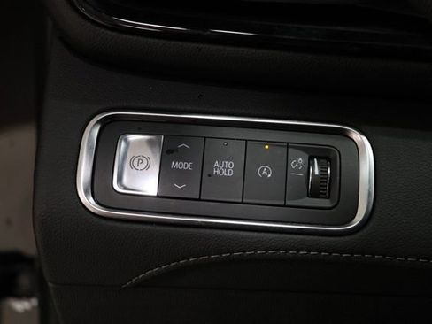 Used 2025 Buick Enclave Preferred FWD image 20
