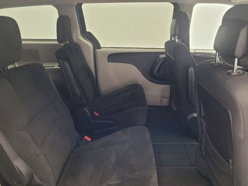Used 2019 Dodge Grand Caravan SE w/ UConnect Hands-Free Group FWD image 19