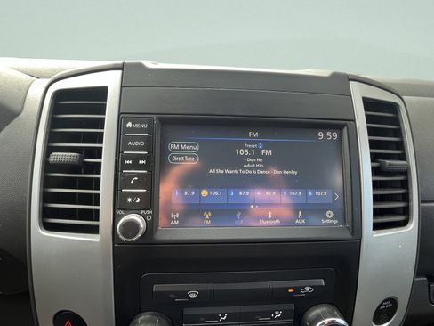 Used 2020 Nissan Frontier SV AWD/4WD image 14