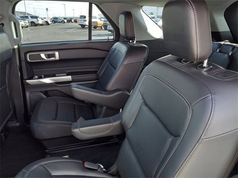 Used 2023 Ford Explorer XLT w/ Equipment Group 202A image 12