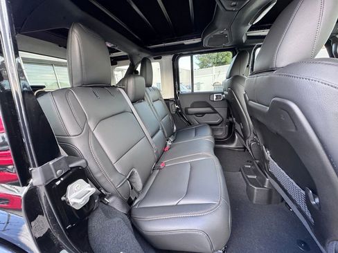 New 2026 Jeep Wrangler Unlimited Sahara AWD/4WD image 20