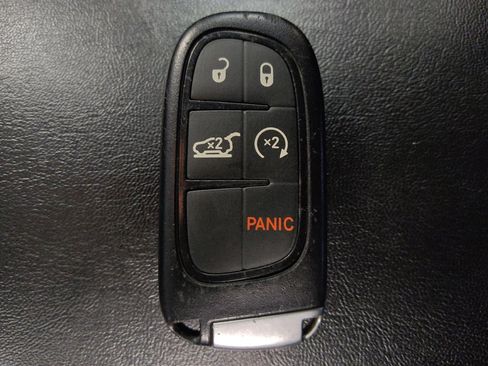 Used 2021 Jeep Cherokee Latitude Lux w/ Sun & Sound Group image 32