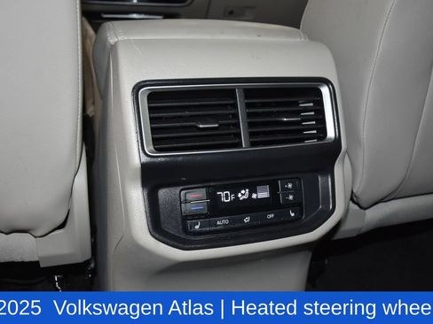 Used 2025 Volkswagen Atlas SEL AWD/4WD image 28