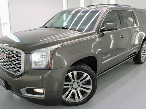 Used 2019 GMC Yukon XL Denali w/ Denali Ultimate Package AWD/4WD image 30