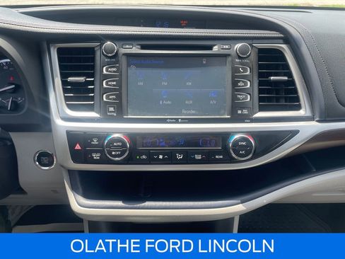 Used 2015 Toyota Highlander Limited AWD/4WD image 14