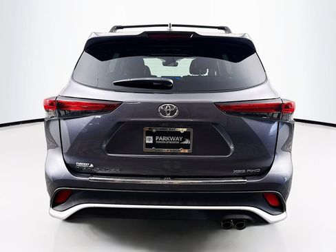 Used 2023 Toyota Highlander XSE AWD/4WD image 6