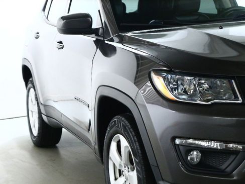 Used 2019 Jeep Compass Latitude w/ Popular Equipment Group image 10