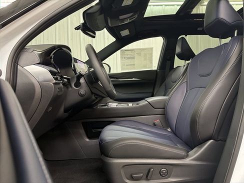 Certified 2026 INFINITI QX60 Sport w/ Dark Cargo Package image 13