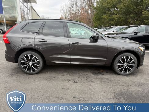 Certified 2025 Volvo XC60 B5 Plus image 9