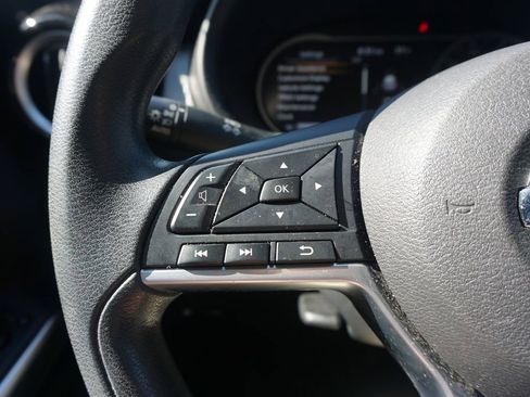 Used 2019 Nissan Kicks SV FWD image 7