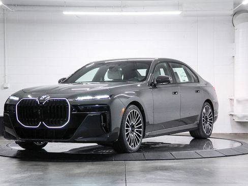 New 2026 BMW 760i xDrive w/ Executive Package AWD/4WD image 3