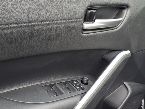 Certified 2025 Toyota Corolla Cross XLE FWD image 15