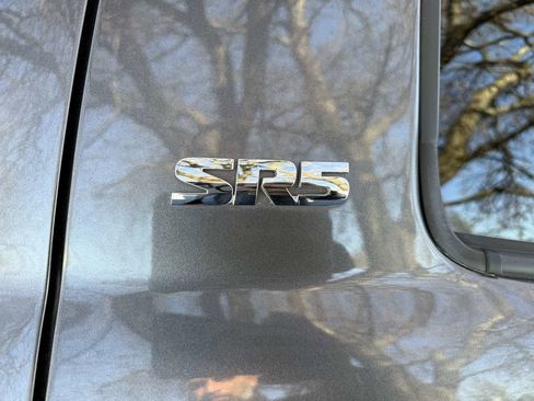 Used 2018 Toyota Tundra SR5 image 30