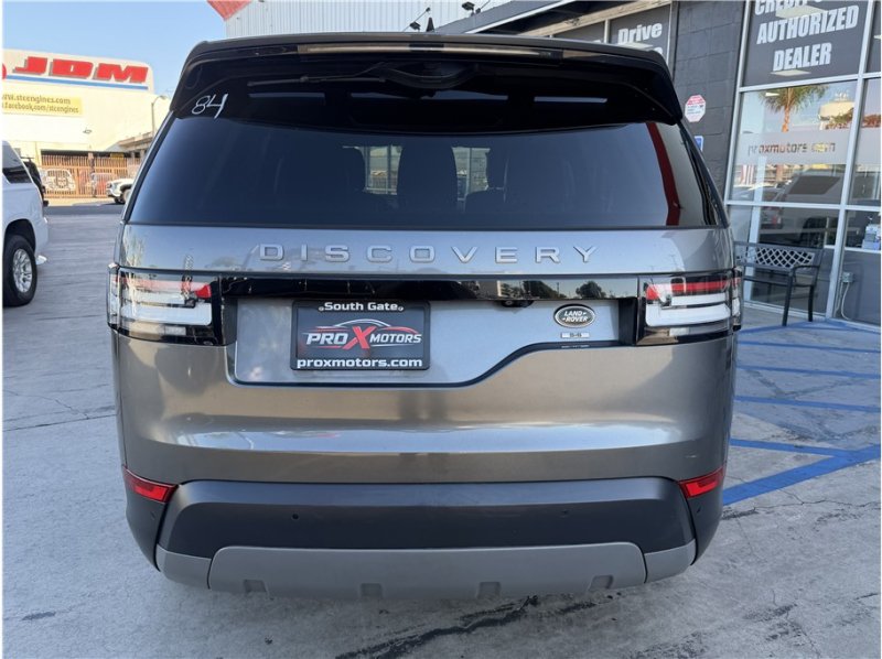 Used 2019 Land Rover Discovery SE AWD/4WD image 5