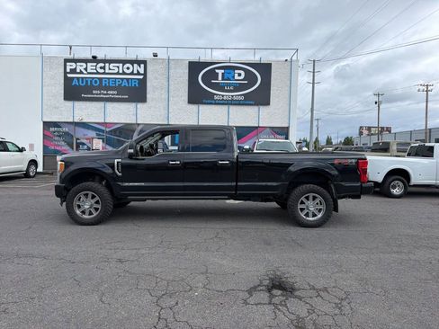 Used 2019 Ford F350 Limited AWD/4WD image 2