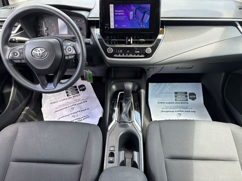 Used 2023 Toyota Corolla LE FWD image 27
