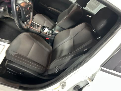 Used 2022 Dodge Charger SXT w/ Driver Convenience Group image 12