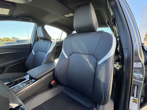 Used 2025 Toyota Camry SE image 14