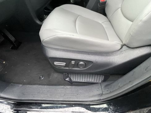 Certified 2026 Toyota Sienna XLE FWD image 18