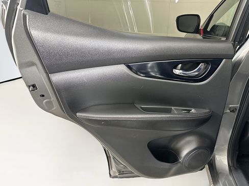 Used 2018 Nissan Rogue Sport SV image 24