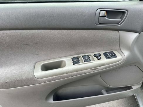Used 2004 Toyota Camry LE image 14