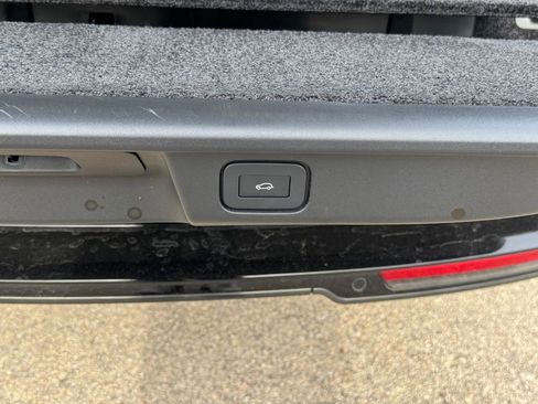 Used 2025 Land Rover Range Rover Long Wheelbase SE image 6