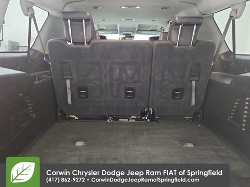 Used 2017 Chevrolet Suburban LT image 33