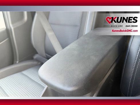 Used 2025 Chevrolet Trax LT w/ LT Convenience Package FWD image 25
