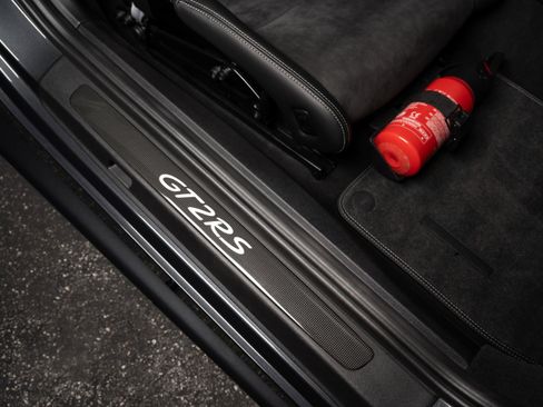 Used 2018 Porsche 911 GT2 RS RWD image 27