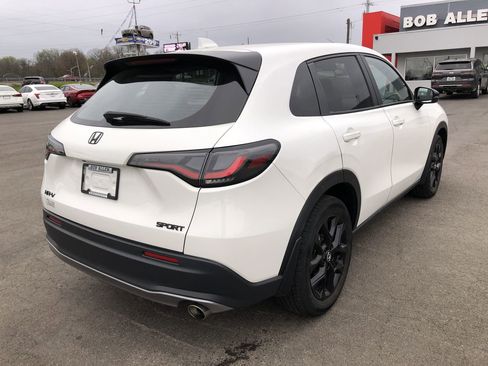 Used 2023 Honda HR-V Sport image 5