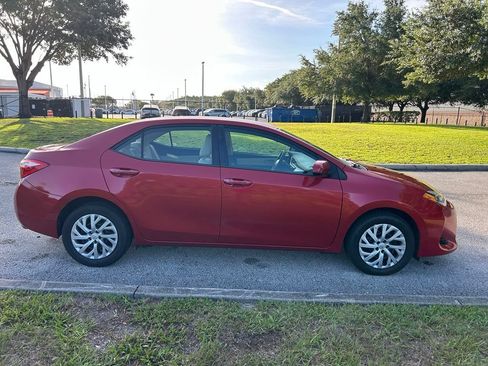 Used 2019 Toyota Corolla LE FWD image 7