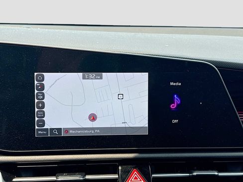 Certified 2023 Kia Niro EX Touring FWD image 15