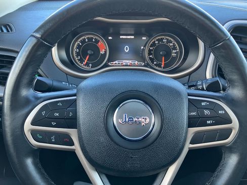 Used 2017 Jeep Cherokee Limited w/ Trailer Tow Group image 18