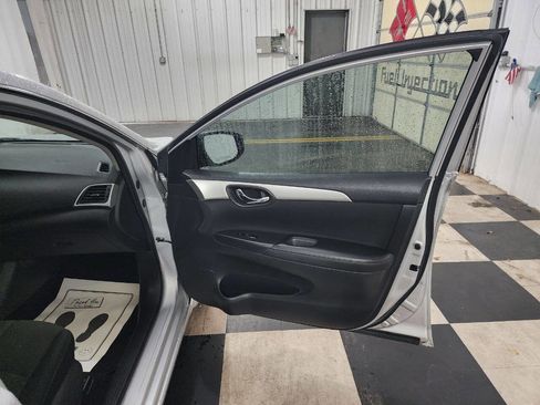 Used 2018 Nissan Sentra S image 21