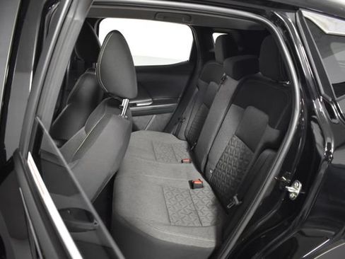 Certified 2025 Nissan Kicks SV AWD/4WD image 25