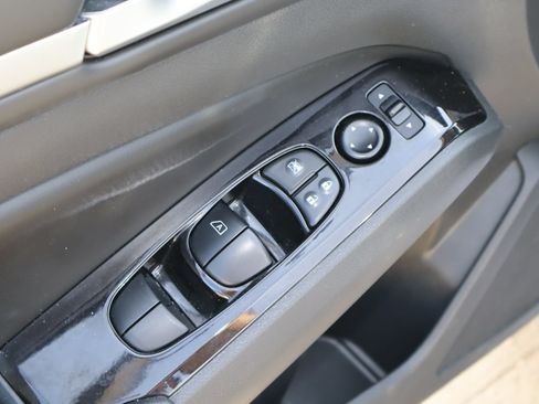 Used 2024 Nissan Altima 2.5 SR FWD image 20