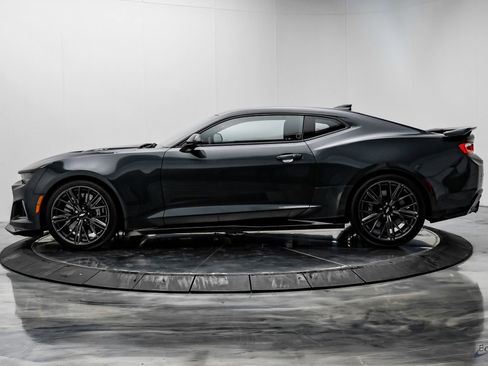 Used 2018 Chevrolet Camaro ZL1 RWD image 5