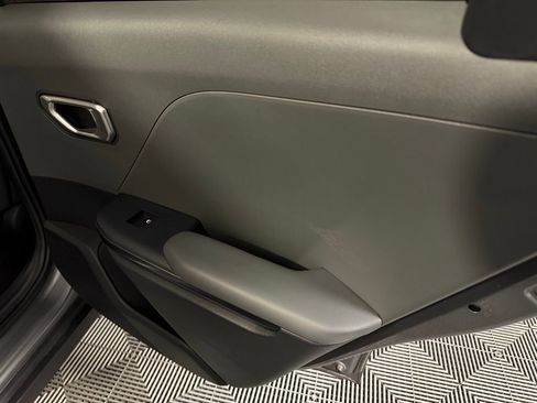 Used 2025 Kia K4 LXS image 28