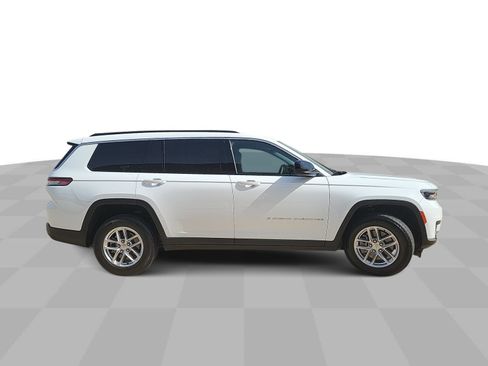 Used 2025 Jeep Grand Cherokee L Laredo RWD image 9