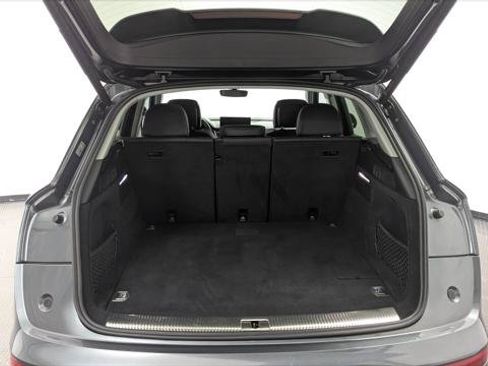 Used 2023 Audi Q5 e Premium Plus w/ Premium Plus Package AWD/4WD image 17