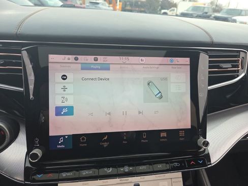 Used 2022 Jeep Grand Wagoneer Series III w/ Rear Seat Video Group 1 image 29