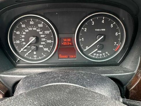 Used 2011 BMW 328i xDrive Sedan AWD/4WD image 5