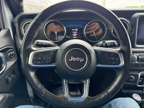 Used 2023 Jeep Wrangler Unlimited Sahara AWD/4WD image 19