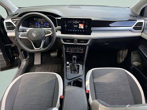 Used 2025 Volkswagen Taos SE image 21