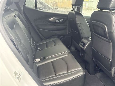 Certified 2023 GMC Terrain SLT image 25