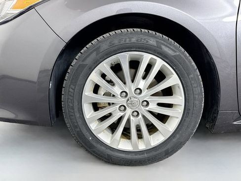 Used 2014 Toyota Avalon Limited image 32